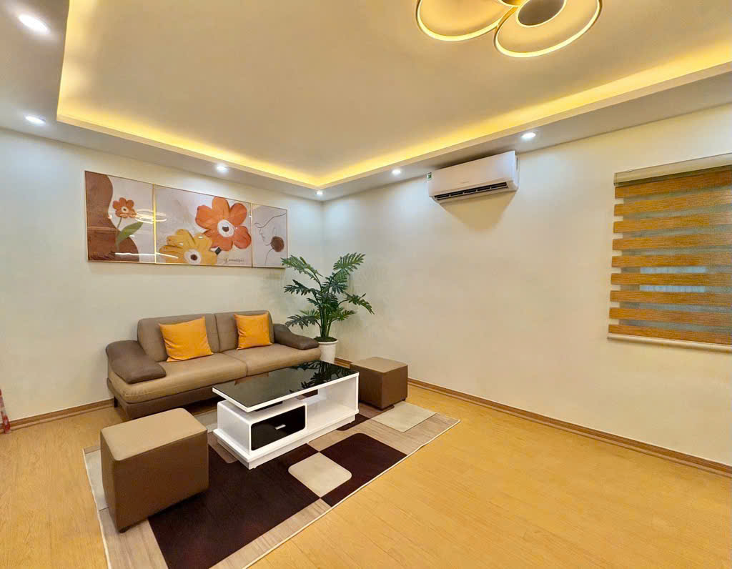 Cần bán nhà phố Phạm Ngọc Thạch ô tô đỗ cửa,diện tích 90m ,3 phòng ngủ,2 wc.Sổ đỏ sẵn sàng giao - Ảnh 2